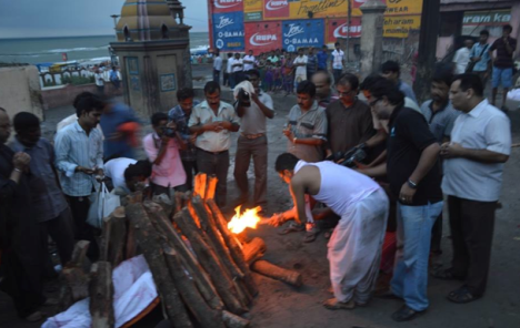 Pt. Raghunath Panigrahi on the pyre